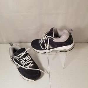 New Balance black size 7